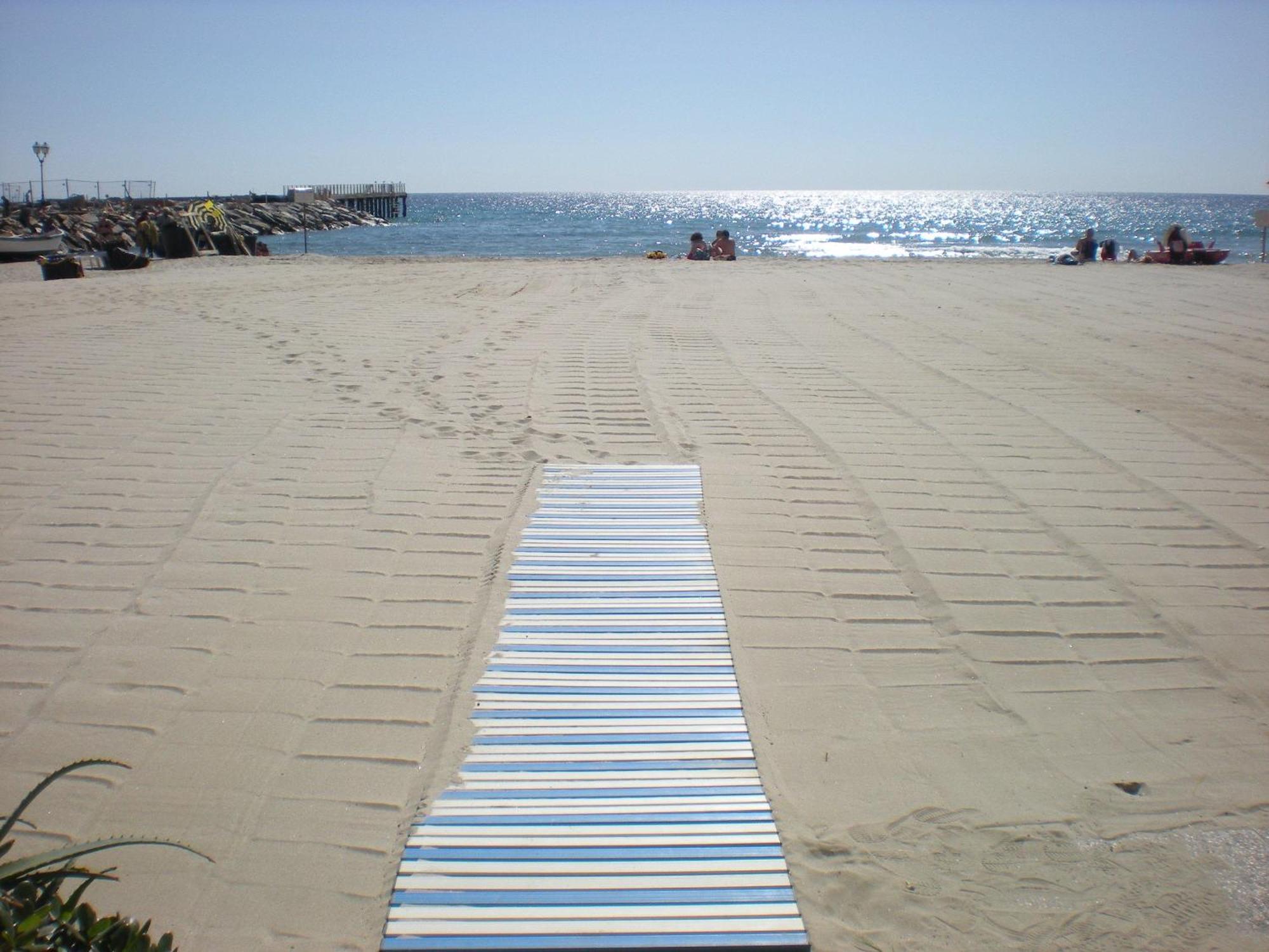 Hotel Mambo Laigueglia Esterno foto