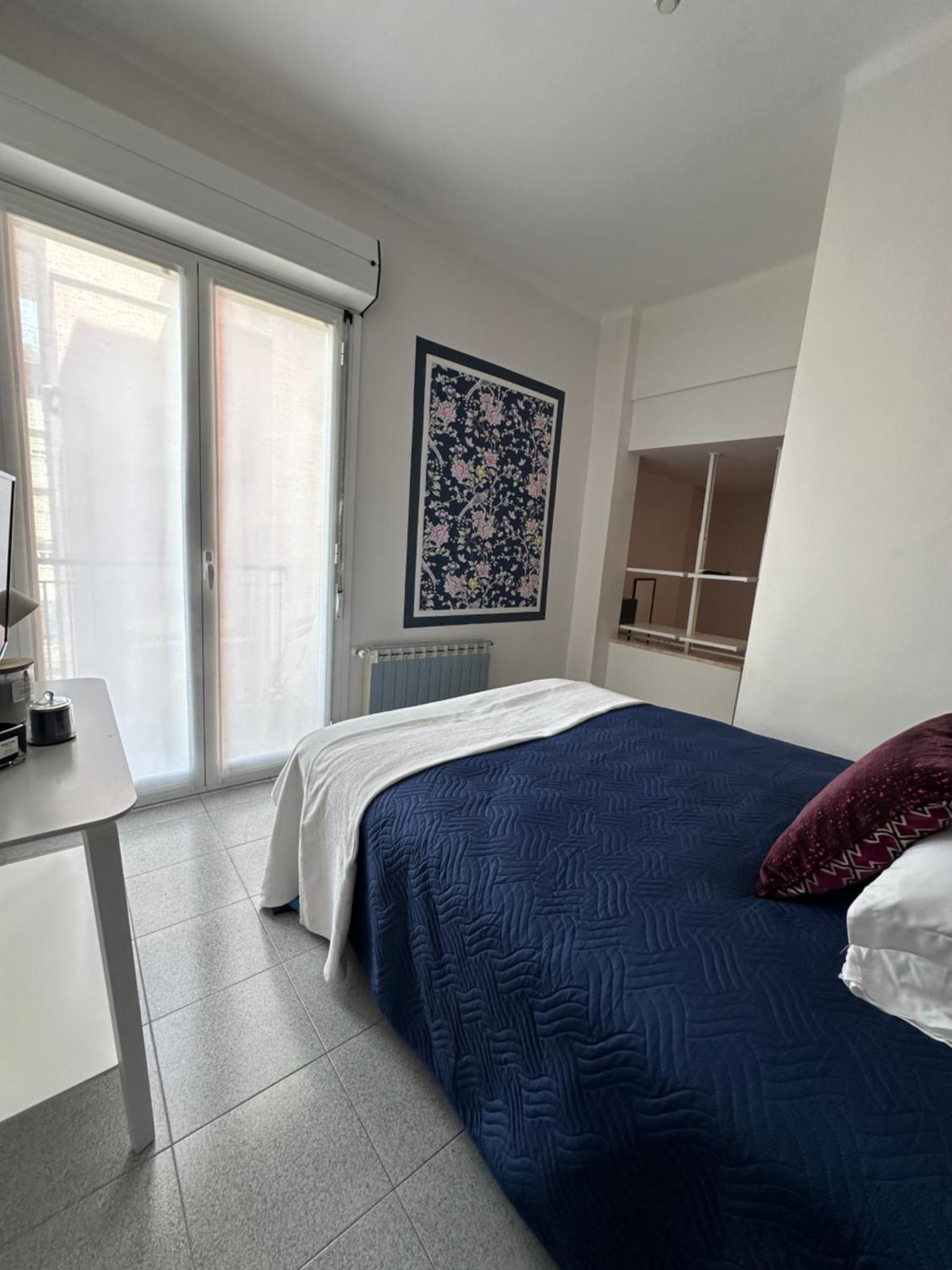 Hotel Mambo Laigueglia Esterno foto
