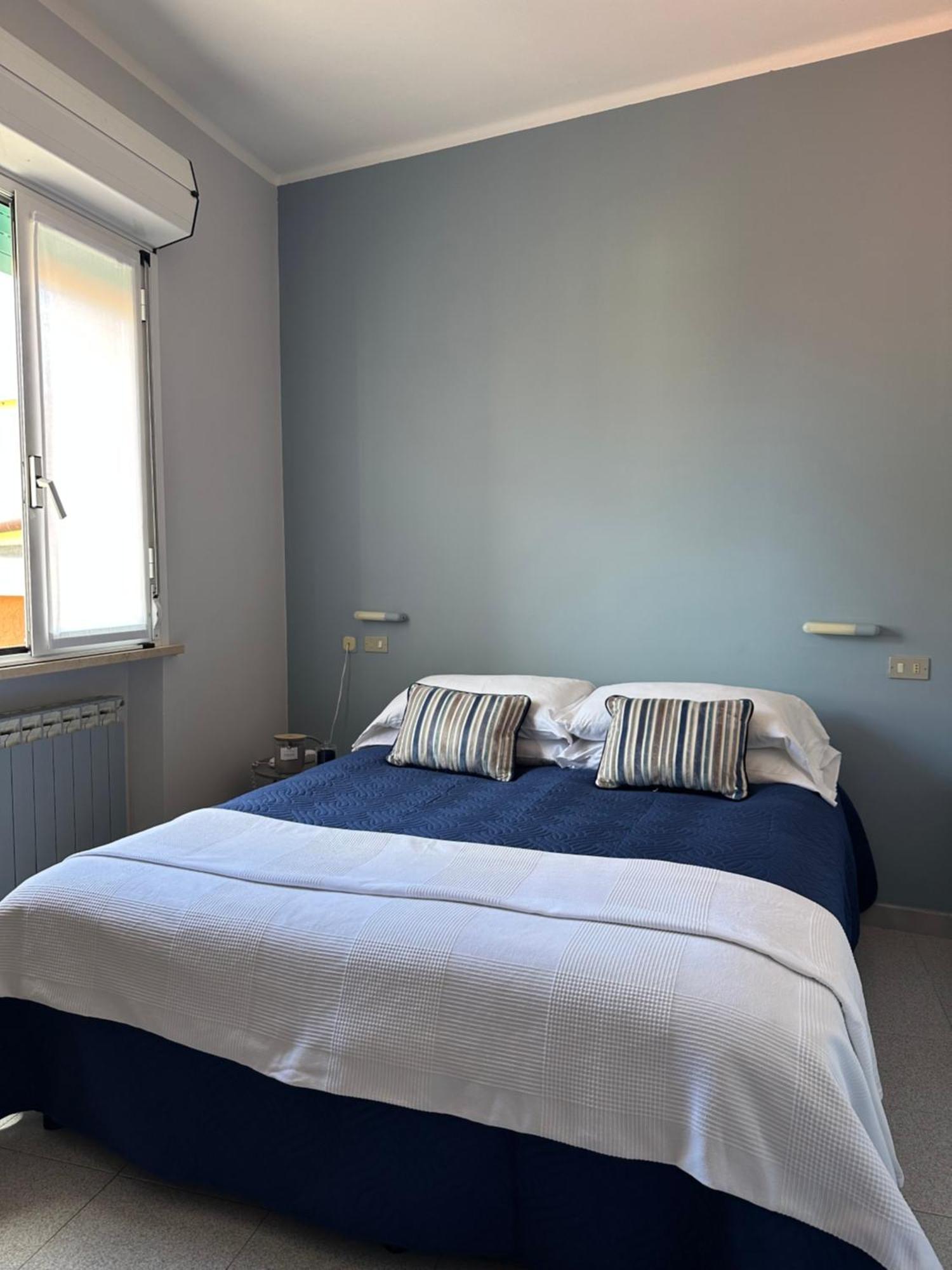 Hotel Mambo Laigueglia Esterno foto